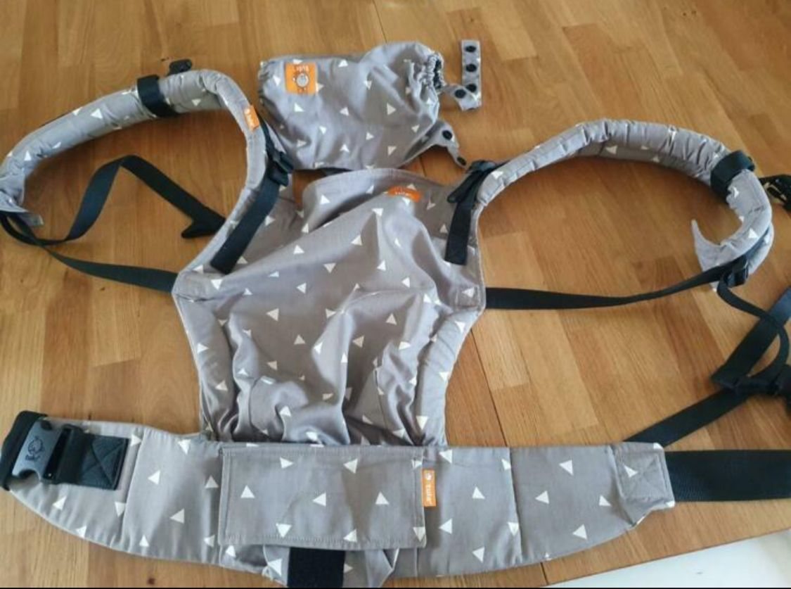 Tula Free to Grow Sleepy Dust draagzak in grijs met witte sterretjes